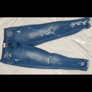 GOGO jeans! distressed size 7